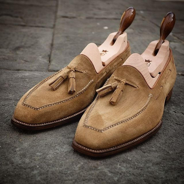 Brown classic suede tassel senior master design loafers