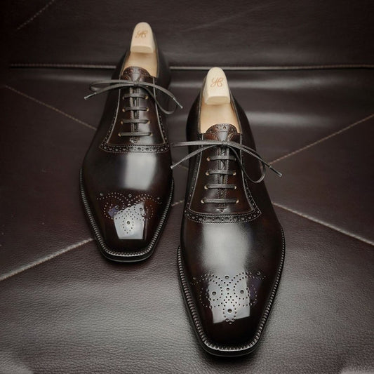 Classic black Oxford brogue pattern men's leather shoes