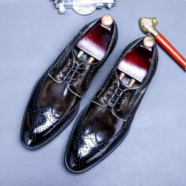 Men's business British leisure glossy patent leather retro rubbing trend pointed leather shoes