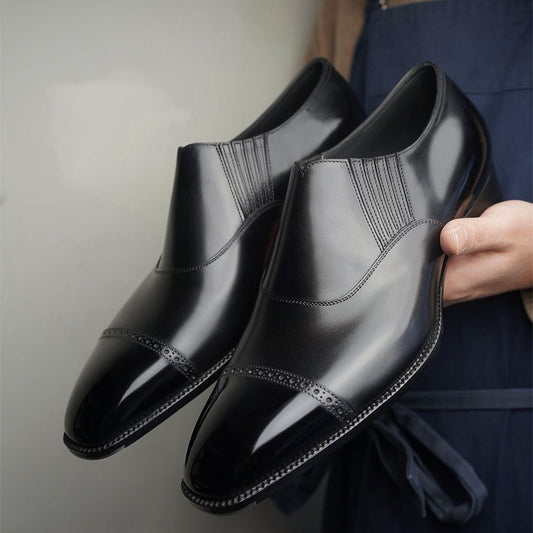 Stylish pointed toe brogue pattern slip-on shoes