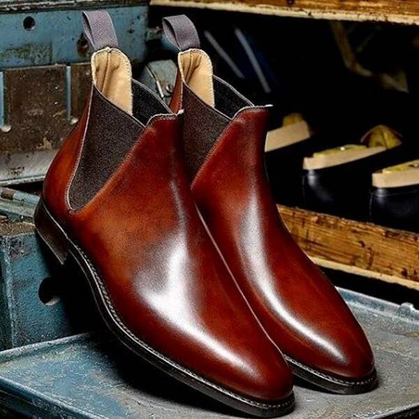 Tribute to classic brown Chelsea boots