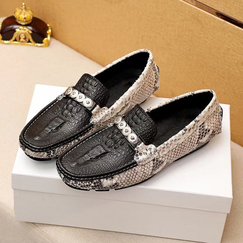 Luxury black and white men's loafers shoes