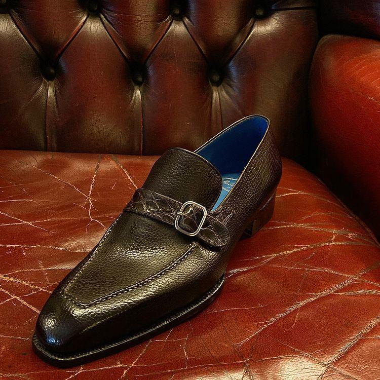 New handmade custom black single buckle loafers