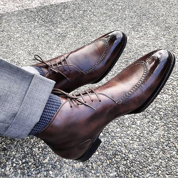 Brown classic high-end men's derby shoes