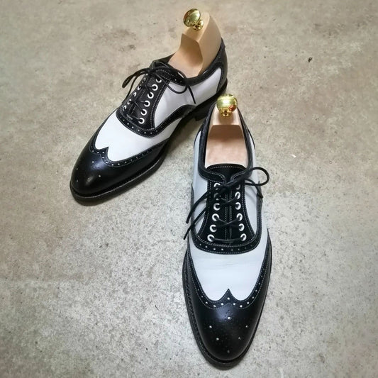 Black White Stitching Carved Leather Shoes