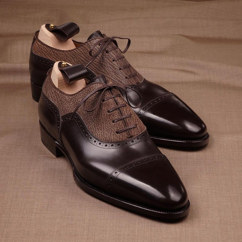 Brown classic gentleman leather shoes